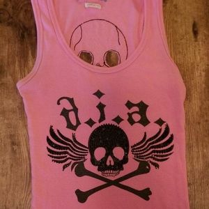 pink tank top with black skull